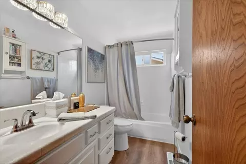 Bath - 480 Cornell Dr, Turlock, CA 95382 photo 2 of 2