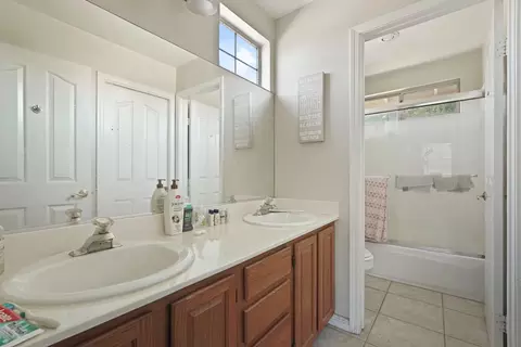Bath - 1530 Locust Dr, Tracy, CA 95376 photo 2 of 4