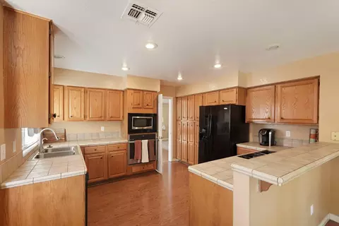 Kitchen - 1530 Locust Dr, Tracy, CA 95376 photo 1 of 6