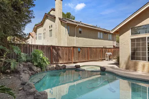 Exterior - 1530 Locust Dr, Tracy, CA 95376 photo 10 of 11