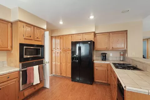 Kitchen - 1530 Locust Dr, Tracy, CA 95376 photo 5 of 6