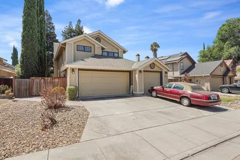 Exterior - 1530 Locust Dr, Tracy, CA 95376 photo 5 of 11