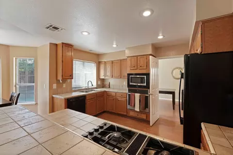 Kitchen - 1530 Locust Dr, Tracy, CA 95376 photo 6 of 6