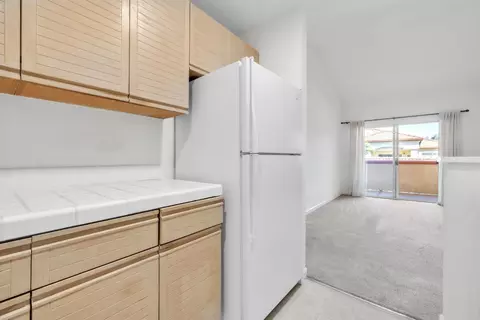 Kitchen - 6967 Stagecoach Rd #E, Dublin, CA 94568 photo 2 of 3