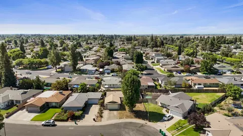 View/Area - 2426 Modoc Way, Lodi, CA 95242 photo 3 of 20