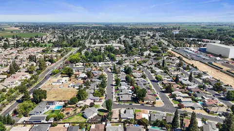 View/Area - 2426 Modoc Way, Lodi, CA 95242 photo 7 of 20