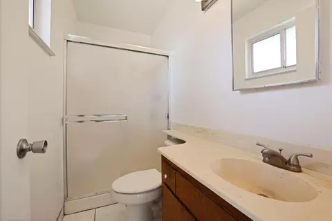 Bath - 2426 Modoc Way, Lodi, CA 95242 photo 2 of 2