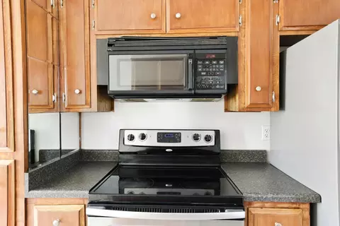 Kitchen - 2426 Modoc Way, Lodi, CA 95242 photo 4 of 4