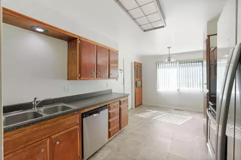 Kitchen - 2426 Modoc Way, Lodi, CA 95242 photo 1 of 4