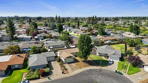View/Area - 2426 Modoc Way, Lodi, CA 95242 photo 2 of 20