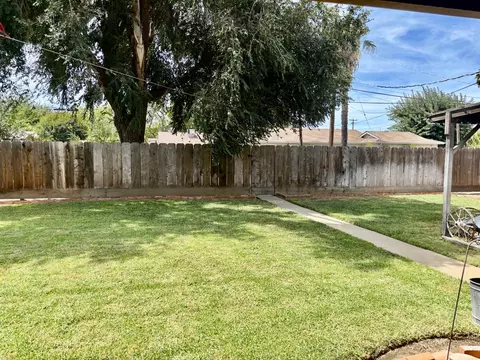 Exterior - 520 N 4th St, Patterson, CA 95363 photo 6 of 6