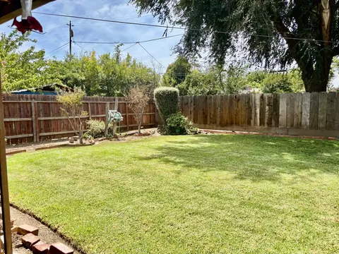 Exterior - 520 N 4th St, Patterson, CA 95363 photo 4 of 6
