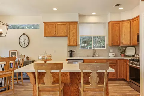 Kitchen - 5262 Flor Ct, Linden, CA 95236 photo 4 of 7