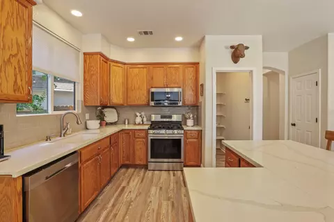 Kitchen - 5262 Flor Ct, Linden, CA 95236 photo 2 of 7