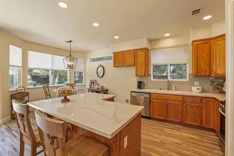 Kitchen - 5262 Flor Ct, Linden, CA 95236 photo 6 of 7