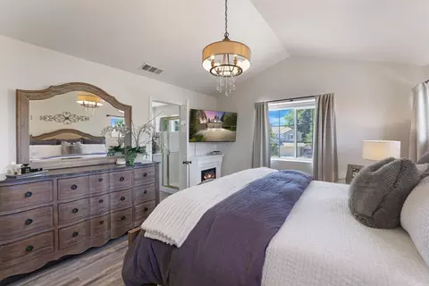 Bedroom - 5262 Flor Ct, Linden, CA 95236 photo 2 of 5