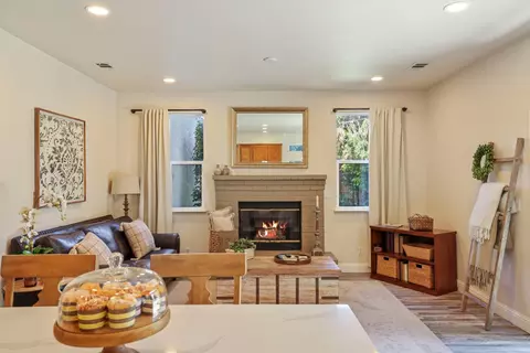 Living - 5262 Flor Ct, Linden, CA 95236 photo 1 of 3