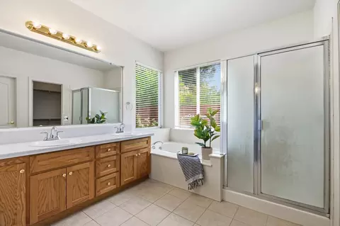 Bath - 1737 Mable Ave, Modesto, CA 95355 photo 1 of 4