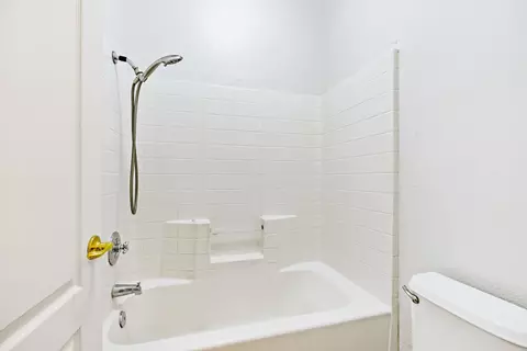 Bath - 1737 Mable Ave, Modesto, CA 95355 photo 2 of 4