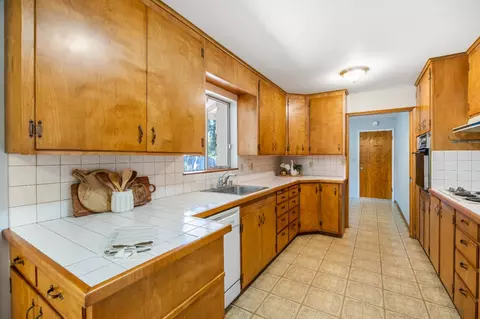 Kitchen - 855 A St, Davis, CA 95616 photo 2 of 4