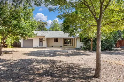 Exterior - 855 A St, Davis, CA 95616 photo 3 of 5