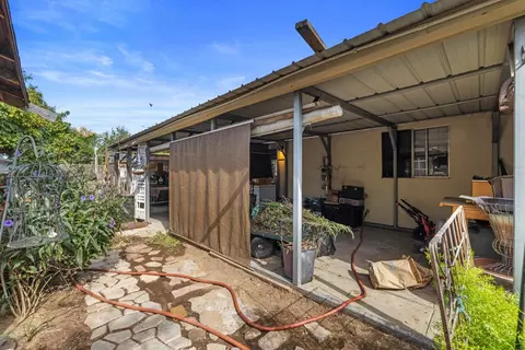 Exterior - 2908 Bateman Ln, Modesto, CA 95354 photo 5 of 7