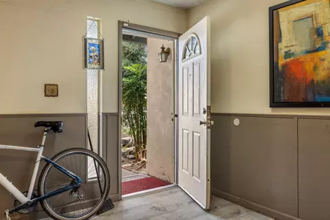 Entry Way - 2908 Bateman Ln, Modesto, CA 95354 photo 2 of 6