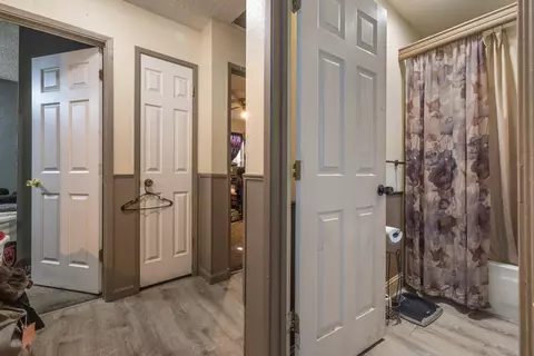Entry Way - 2908 Bateman Ln, Modesto, CA 95354 photo 4 of 6