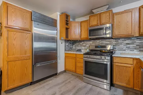 Kitchen - 2908 Bateman Ln, Modesto, CA 95354 photo 3 of 4
