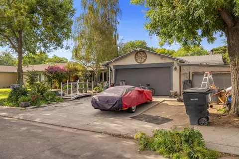 Exterior - 2908 Bateman Ln, Modesto, CA 95354 photo 3 of 7