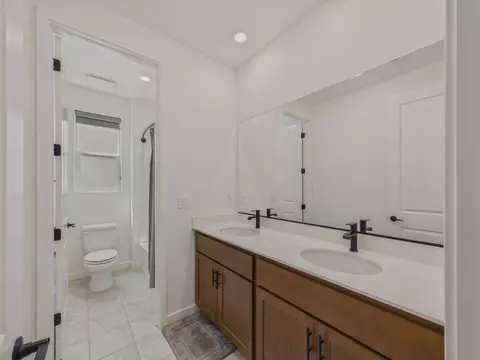 Bath - 3276 Oak Trail Dr, Manteca, CA 95337 photo 5 of 5