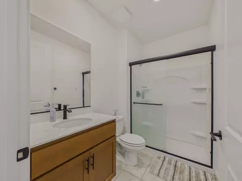 Bath - 3276 Oak Trail Dr, Manteca, CA 95337 photo 1 of 5