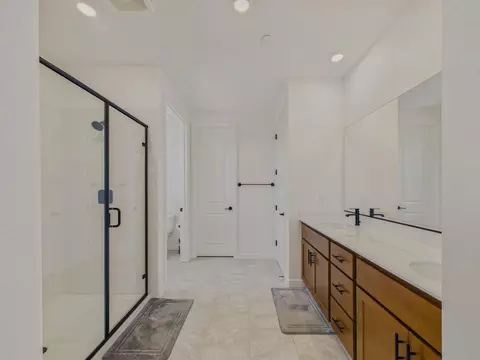 Bath - 3276 Oak Trail Dr, Manteca, CA 95337 photo 2 of 5