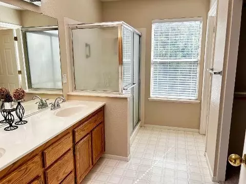 Bath - 5401 Pearlstone Dr, Antelope, CA 95843 photo 4 of 4