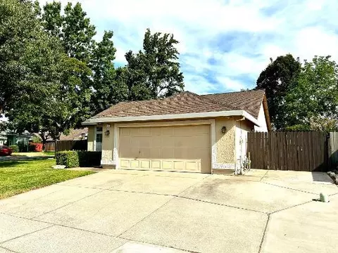 Exterior - 5401 Pearlstone Dr, Antelope, CA 95843 photo 2 of 14
