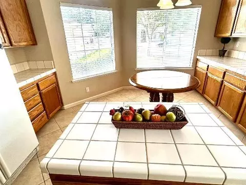Kitchen - 5401 Pearlstone Dr, Antelope, CA 95843 photo 3 of 10