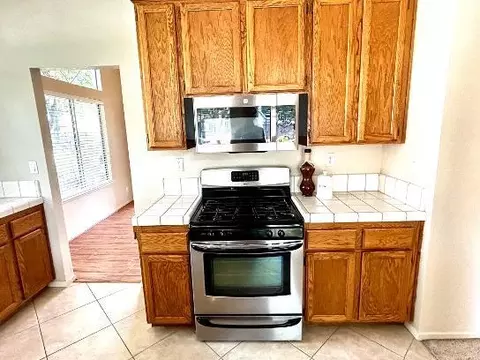 Kitchen - 5401 Pearlstone Dr, Antelope, CA 95843 photo 5 of 10