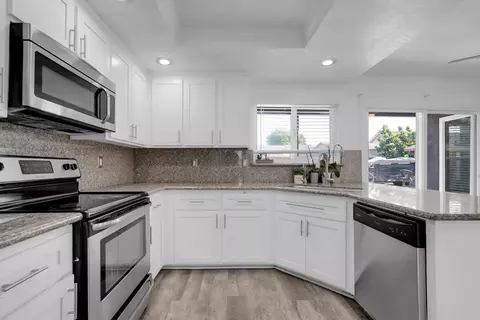Kitchen - 1632 Marazzi Ln, Ceres, CA 95307 photo 2 of 4