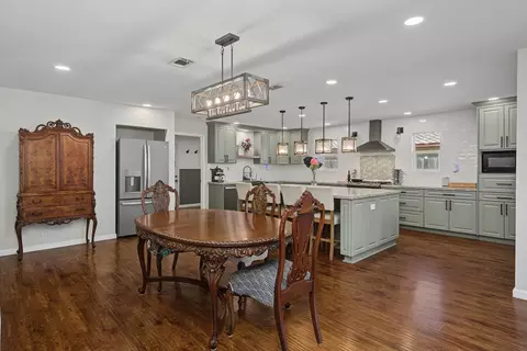Dining - 876 Placer Ave, Manteca, CA 95336 photo 1 of 2