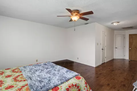 Bedroom - 876 Placer Ave, Manteca, CA 95336 photo 1 of 7