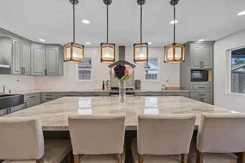Kitchen - 876 Placer Ave, Manteca, CA 95336 photo 3 of 9