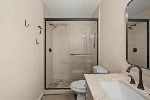 Bath - 876 Placer Ave, Manteca, CA 95336 photo 8 of 8