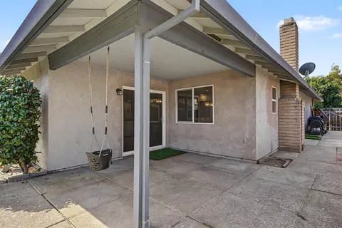 Exterior - 876 Placer Ave, Manteca, CA 95336 photo 5 of 7