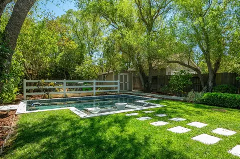 Exterior - 5518 Marden St, Davis, CA 95618 photo 5 of 9
