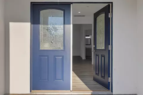 Entry Way - 1121 Crater Ave, Modesto, CA 95351 photo 1 of 12