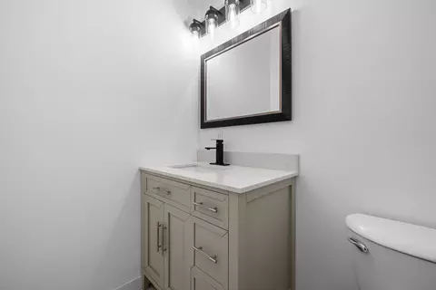 Bath - 1121 Crater Ave, Modesto, CA 95351 photo 2 of 3