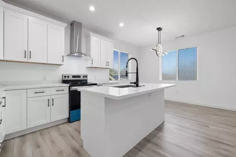 Kitchen - 1121 Crater Ave, Modesto, CA 95351 photo 3 of 3