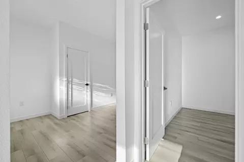 Entry Way - 1121 Crater Ave, Modesto, CA 95351 photo 6 of 12