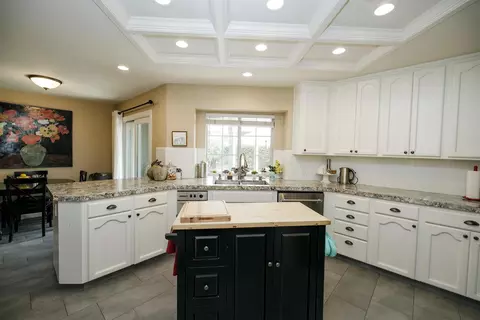 Kitchen - 1981 Ashley Ct, Turlock, CA 95382 photo 5 of 7