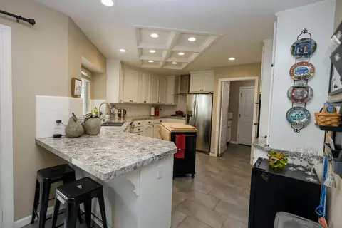 Kitchen - 1981 Ashley Ct, Turlock, CA 95382 photo 2 of 7